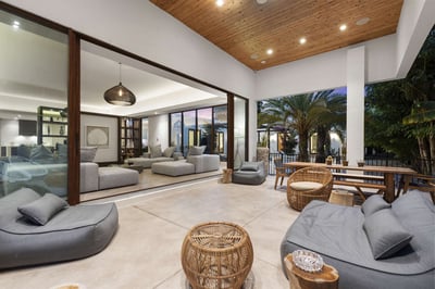 Luxury Villa Photo #12