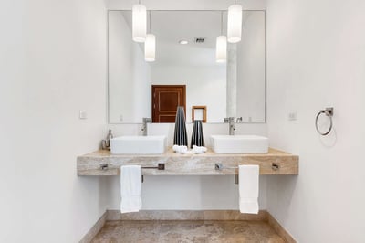 Luxury Villa Photo #37