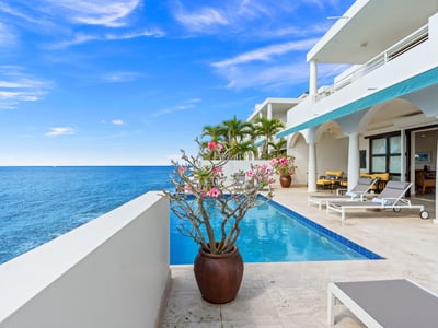 Luxury Villa Photo #10