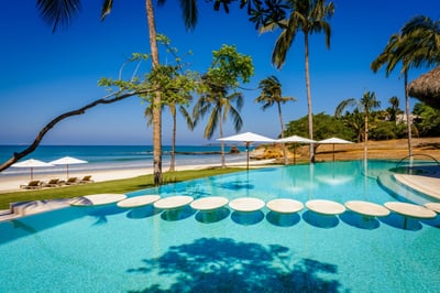 Luxury Villa Photo #3