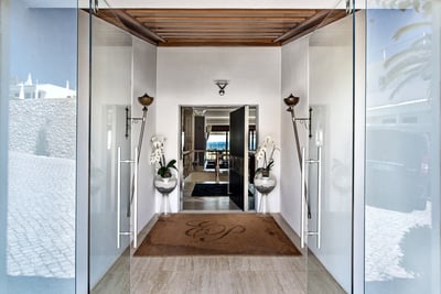 Luxury Villa Photo #18