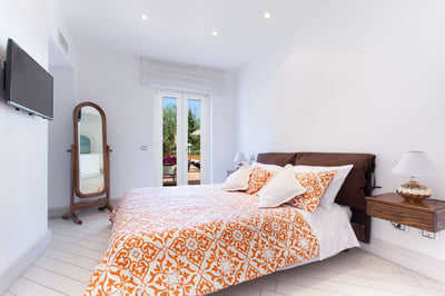 Luxury Villa Photo #29