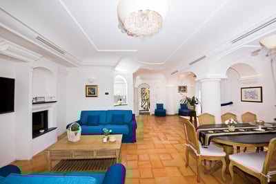 Luxury Villa Photo #20