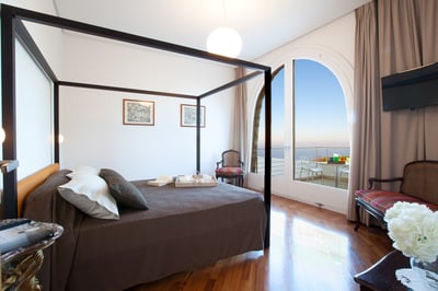 Luxury Villa Photo #18
