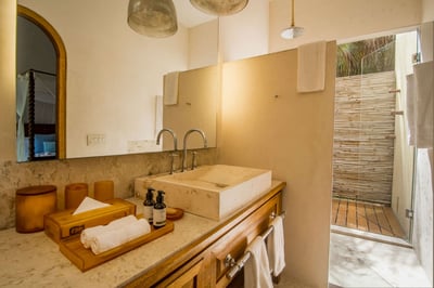 Luxury Villa Photo #20
