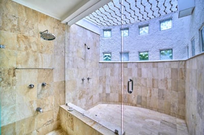 Luxury Villa Photo #43