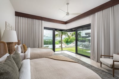 Luxury Villa Photo #34