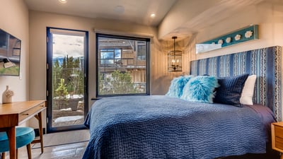 Queen suite on lower level with patio
