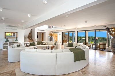 Luxury Villa Photo #16