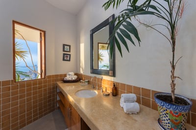 Luxury Villa Photo #43