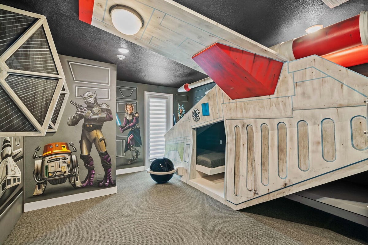 Adventure Galaxy Lodge