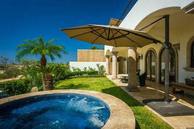 Luxury Villa Photo #13