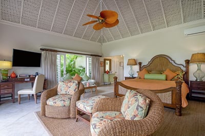 Luxury Villa Photo #22
