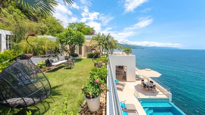Luxury Villa Photo #7