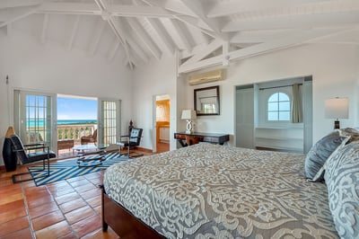 Luxury Villa Photo #23