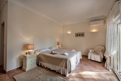 Luxury Villa Photo #12