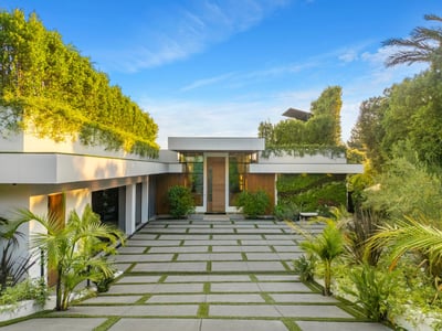 Luxury Villa Photo #18