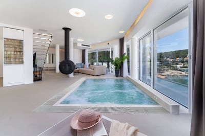 Luxury Villa Photo #37
