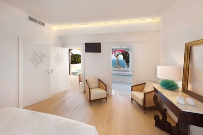 Luxury Villa Photo #16