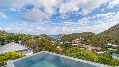 Luxury Villa Photo #5