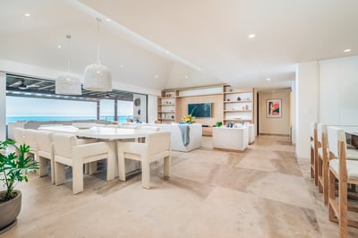 Luxury Villa Photo #8