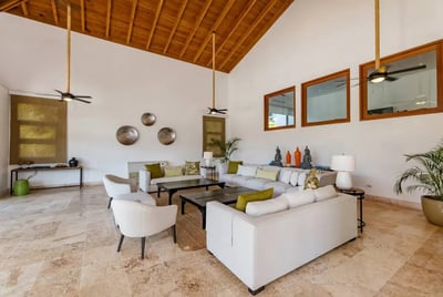 Luxury Villa Photo #29