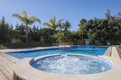 Luxury Villa Photo #9