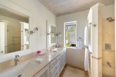 Luxury Villa Photo #16