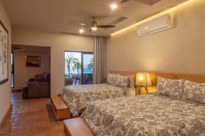 Luxury Villa Photo #17