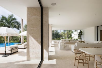 Luxury Villa Photo #6