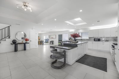Luxury Villa Photo #20
