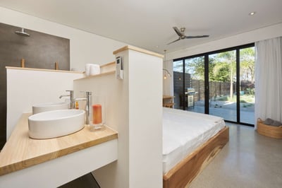 Luxury Villa Photo #22