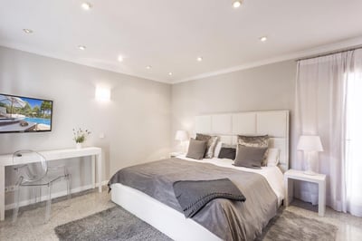 Luxury Villa Photo #15