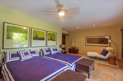 Luxury Villa Photo #31