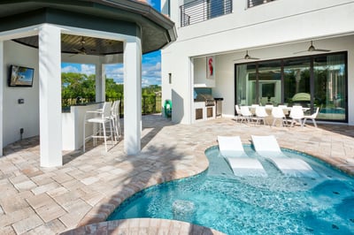 Luxury Villa Photo #3