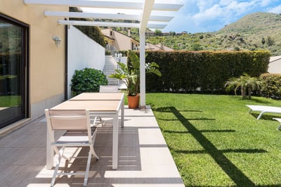 Luxury Villa Photo #15