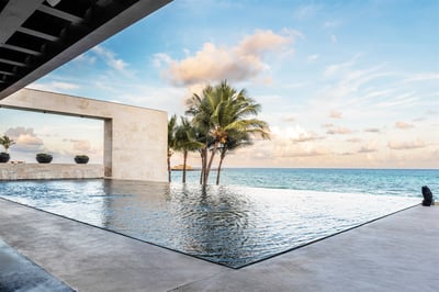Luxury Villa Photo #4