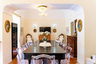 Luxury Villa Photo #12