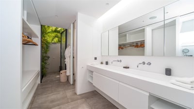 Luxury Villa Photo #27