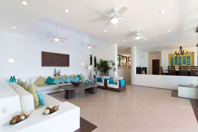 Luxury Villa Photo #11