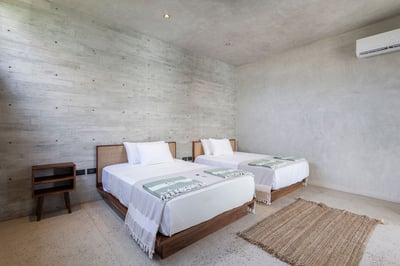 Luxury Villa Photo #36