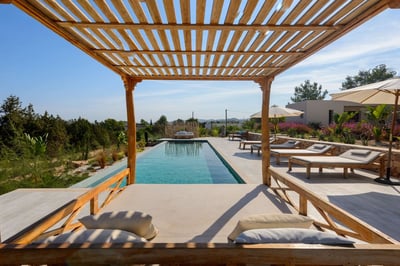 Luxury Villa Photo #3