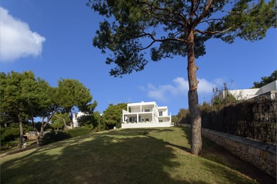 Luxury Villa Photo #35