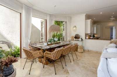 Luxury Villa Photo #10