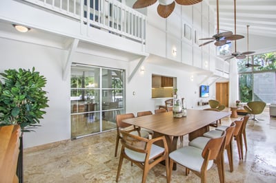Luxury Villa Photo #23