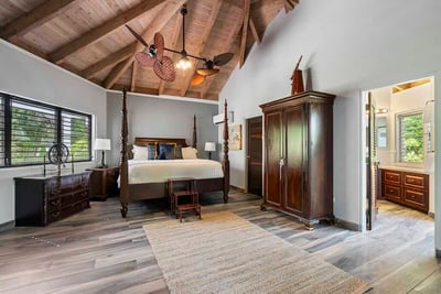 Luxury Villa Photo #11