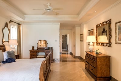Luxury Villa Photo #16