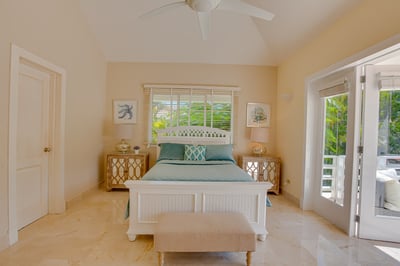 Luxury Villa Photo #18