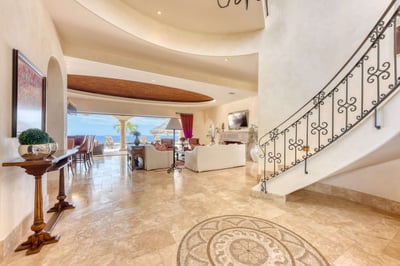 Luxury Villa Photo #45