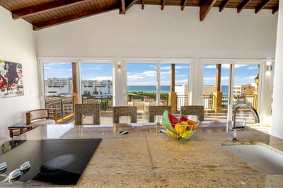 Luxury Villa Photo #9